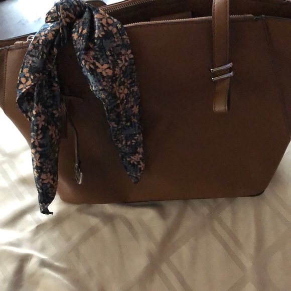 Handbag - Picture 2 of 5